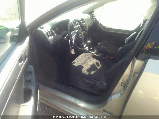 3VW2K7AJ4EM255917 Volkswagen Jetta Sedan Trendline+