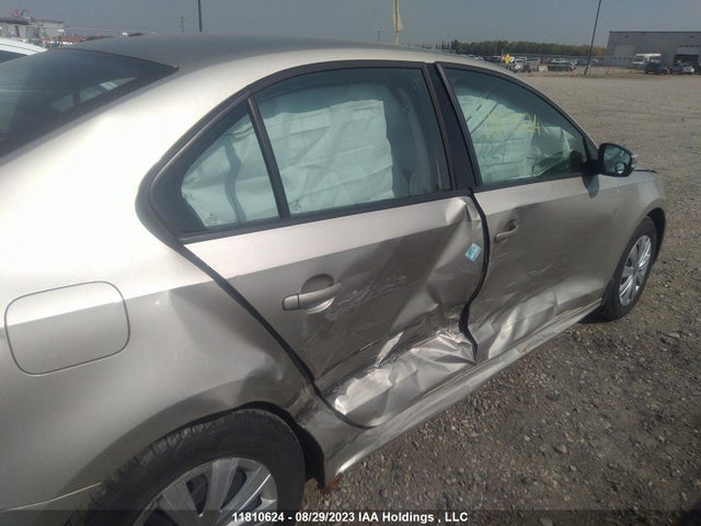 3VW2K7AJ4EM255917 Volkswagen Jetta Sedan Trendline+