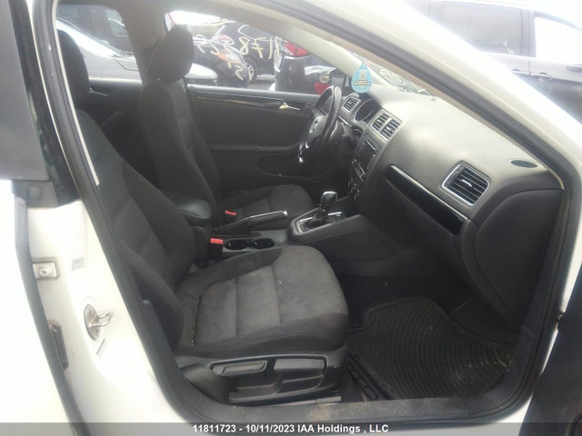 3VWDA7AJ3FM281244 Volkswagen Jetta Sedan Comfortline
