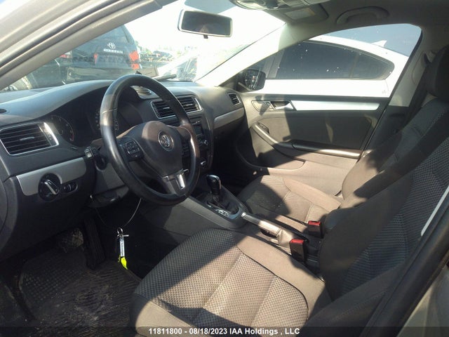 3VWDK7AJ2EM256234 Volkswagen Jetta Sedan Comfortline