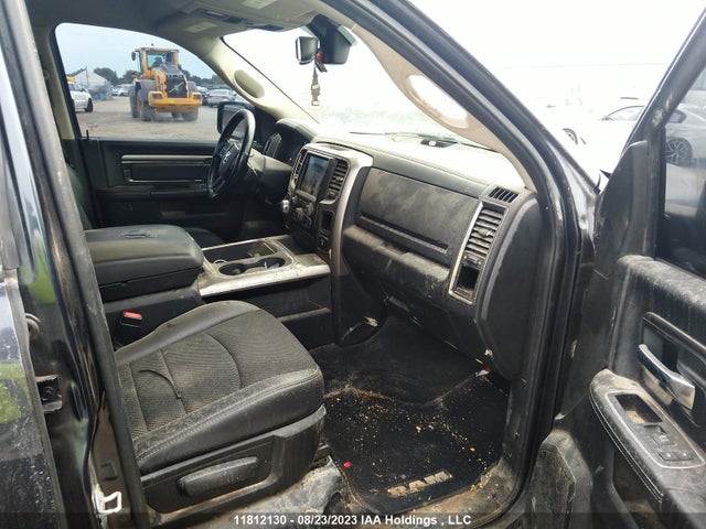 1C6RR7MT6JS203031 RAM 1500 Sport