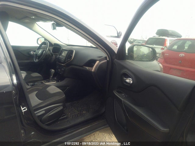 1C4PJMAB9EW164273 Jeep Cherokee Sport
