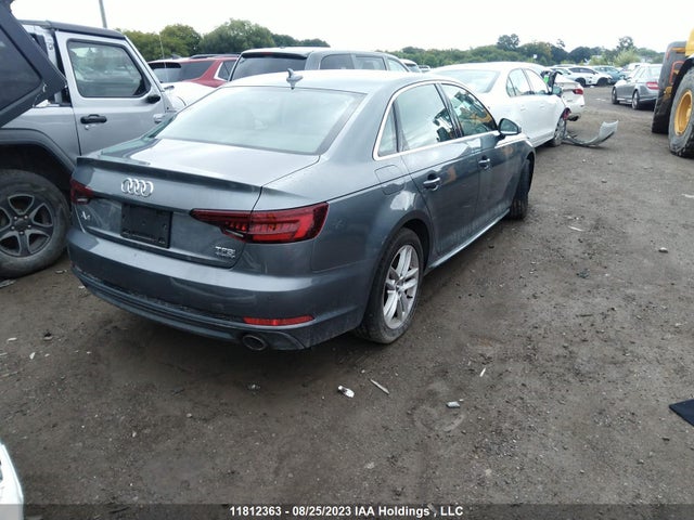 WAUANAF40JN017971 Audi A4 Sedan Komfort