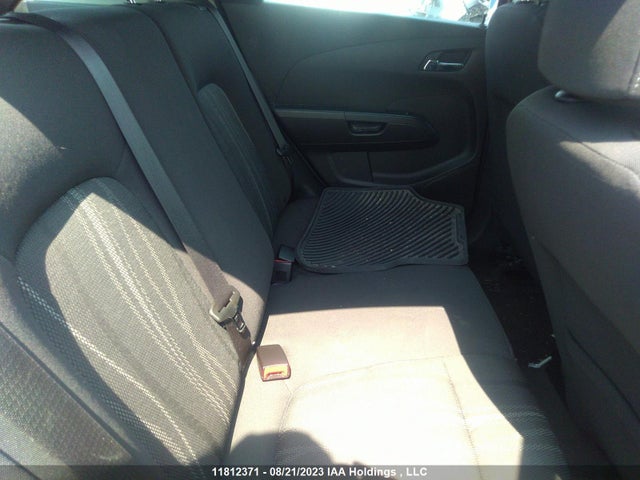 Chevrolet SONIC LT 2015 1G1JC6SH0F4184092 Image 8