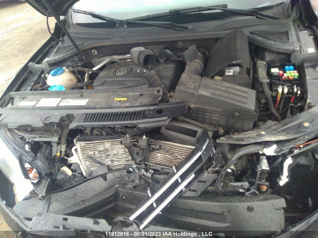 1VWCS7A3XFC106940 Volkswagen Passat Highline