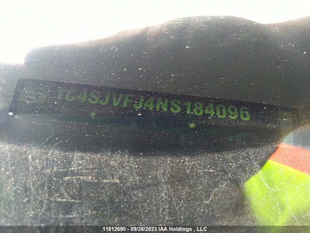1C4SJVFJ4NS184096 Jeep Grand Wagoneer