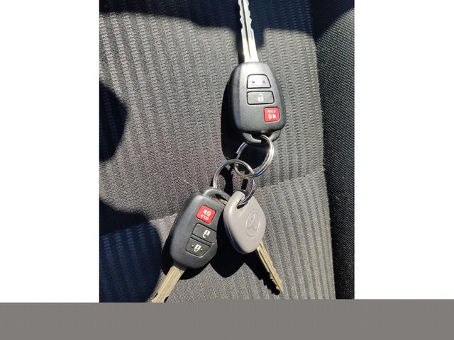 Toyota RAV4 LE 2015 2T3BFREV3FW246545 Image 3