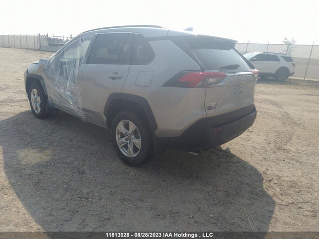 Toyota RAV4 LE 2019 2T3B1RFV7KC030254 Image 3