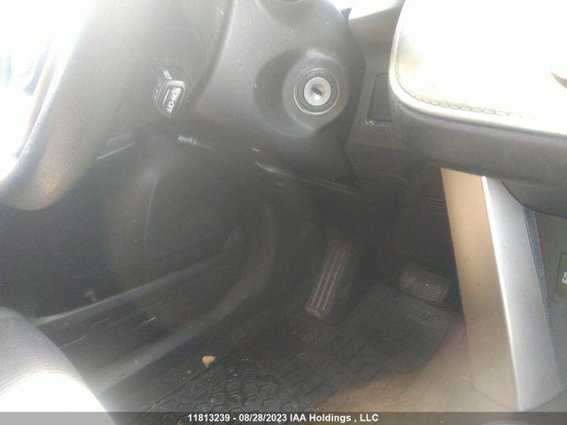 Toyota RAV4 LE 2015 2T3ZFREV2FW167558 Image 11