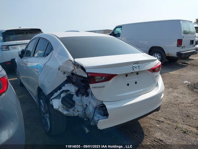 Mazda Mazda3 Gt 2018 3MZBN1W32JM259098 Image 3