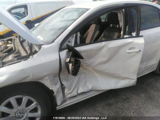 3VWD07AJ5FM214941 Volkswagen Jetta Sedan Comfortline/trendline+
