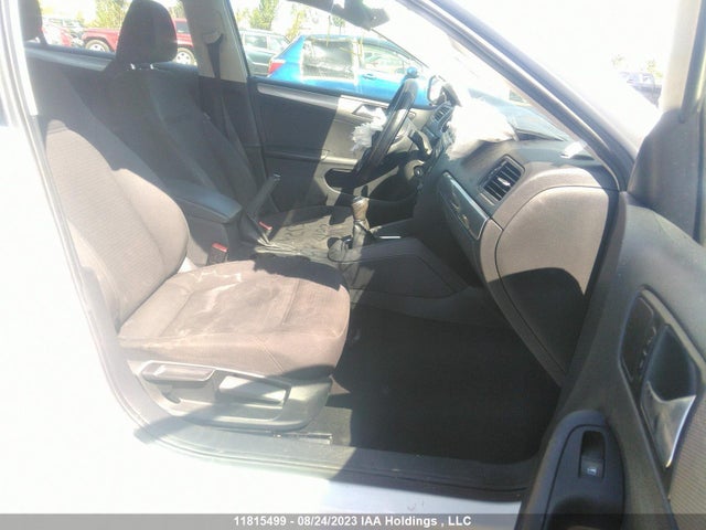 3VW1K7AJ0FM297675 Volkswagen Jetta Sedan Trendline/trendline+