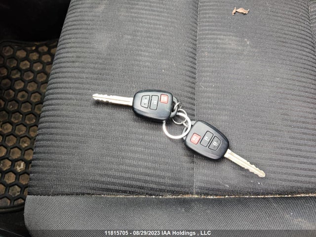 Toyota RAV4 LE 2017 2T3BFREV2HW591021 Image 12