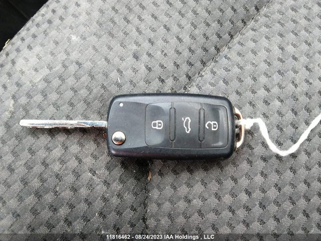 1VWAS7A33EC110530 Volkswagen Passat Trendline