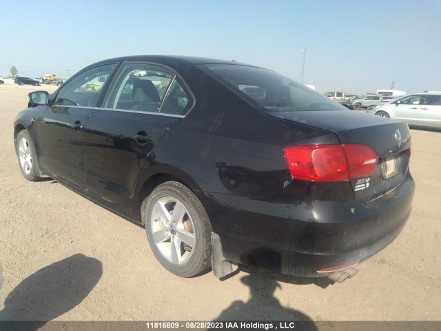 3VWDL7AJXEM369636 Volkswagen Jetta Sedan Comfortline/highline