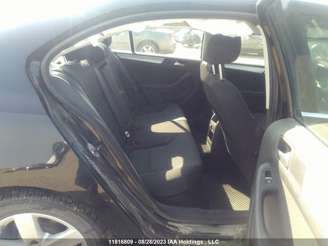3VWDL7AJXEM369636 Volkswagen Jetta Sedan Comfortline/highline