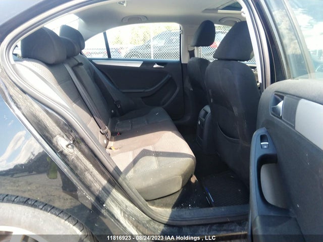 3VWDK7AJ7EM311132 Volkswagen Jetta Sedan Comfortline