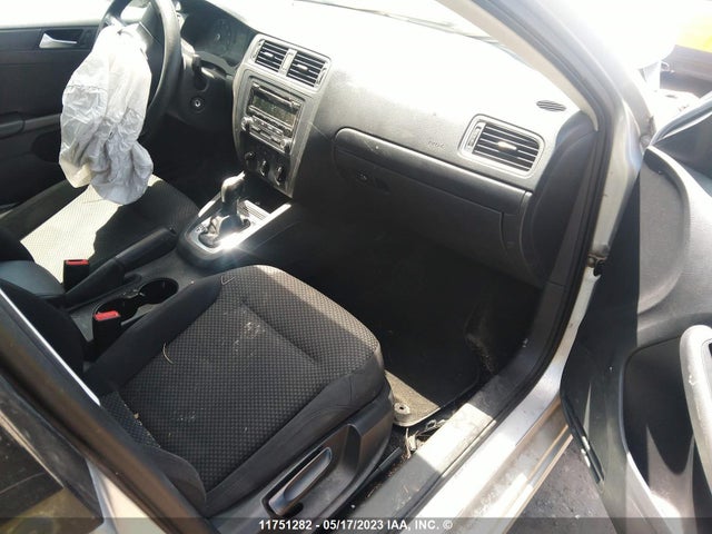 3VW2K7AJ6EM258401 Volkswagen JETTA S