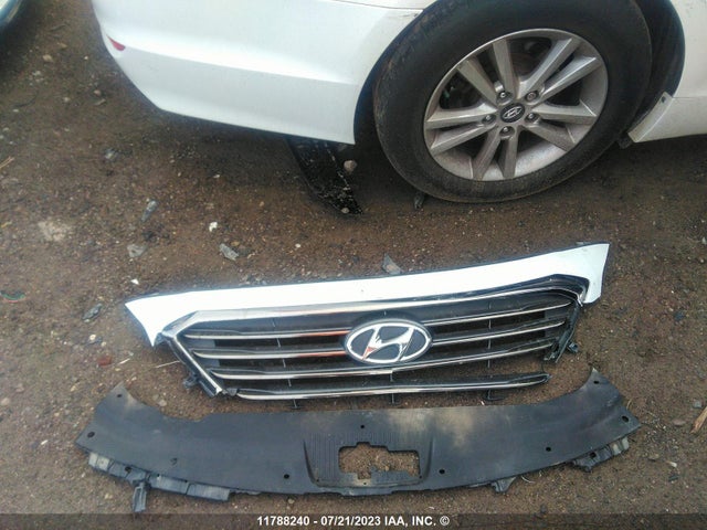 Hyundai SONATA SE 2015 5NPE24AF2FH247686 Image 12