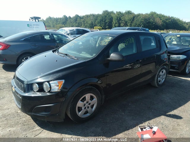 Chevrolet Sonic 2015 1G1JA6SH4F4142904 Image 2