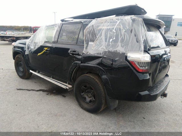 Toyota 4RUNNER 2018 JTEBU5JR8J5499668 Image 3