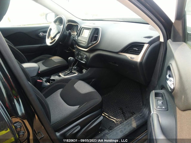1C4PJMASXFW775589 Jeep Cherokee Sport