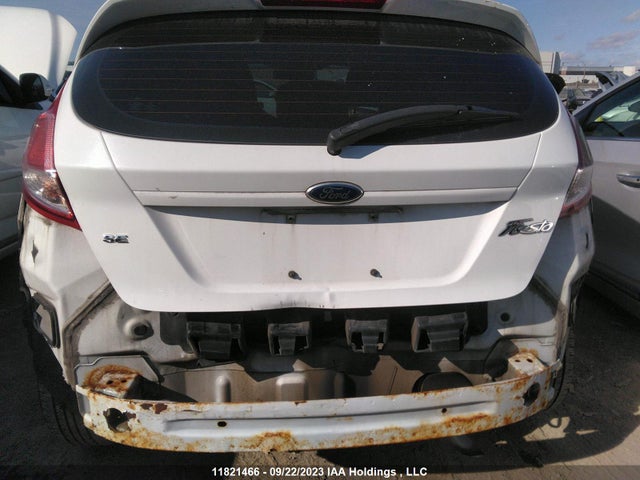 11821466 :رقم المزاد ، 3FADP4EJ3FM185050 vin ، 2015 Ford Fiesta Se مزاد بيع