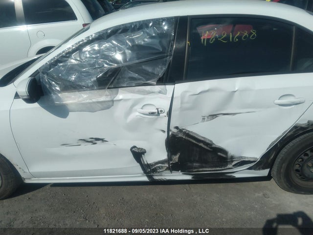 3VW2K7AJ3EM422218 Volkswagen Jetta Sedan Trendline+