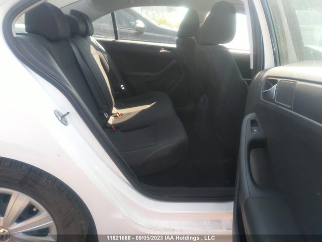 3VW2K7AJ3EM422218 Volkswagen Jetta Sedan Trendline+