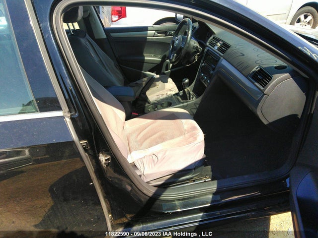 1VWAS7A36EC098065 Volkswagen Passat Trendline