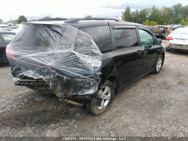 Toyota SIENNA 2018 5TDZZ3DC4JS934759 Image 4