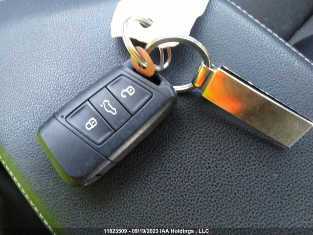 3VWEB7BUXLM072329 Volkswagen Jetta Highline