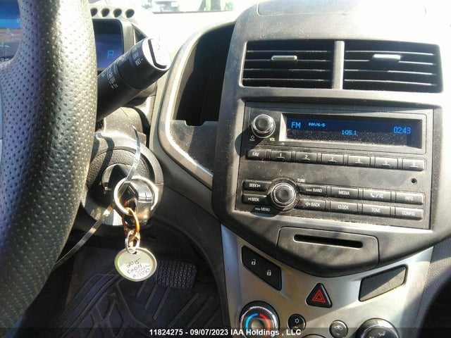Chevrolet SONIC LS 2015 1G1JA6SH4F4186417 Image 11
