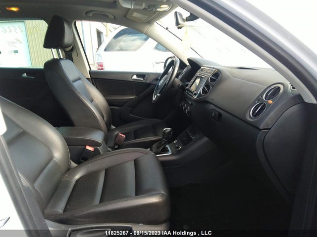 WVGNV7AX6HK027601 Volkswagen Tiguan Wolfsburg Edition