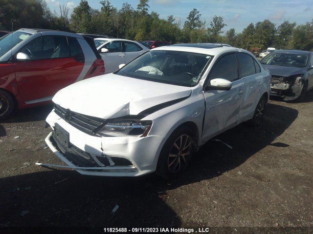 3VWD07AJ1FM229372 Volkswagen Jetta Sedan Comfortline/trendline+