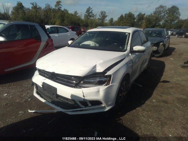 3VWD07AJ1FM229372 Volkswagen Jetta Sedan Comfortline/trendline+