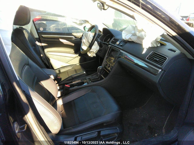 1VWBT7A3XHC037629 Volkswagen Passat Comfortline