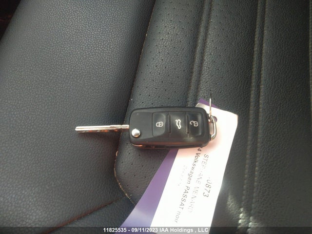 1VWBS7A33EC108085 Volkswagen Passat Comfortline