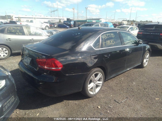 1VWBS7A33EC108085 Volkswagen Passat Comfortline