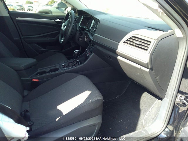 3VWC57BU2MM010438 Volkswagen Jetta Comfortline