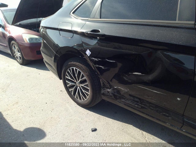 3VWC57BU2MM010438 Volkswagen Jetta Comfortline