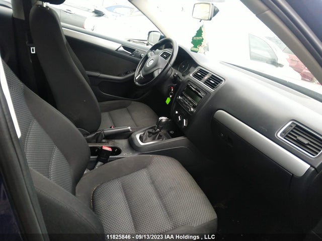 3VWDL7AJ2EM396510 Volkswagen Jetta Sedan Comfortline/highline