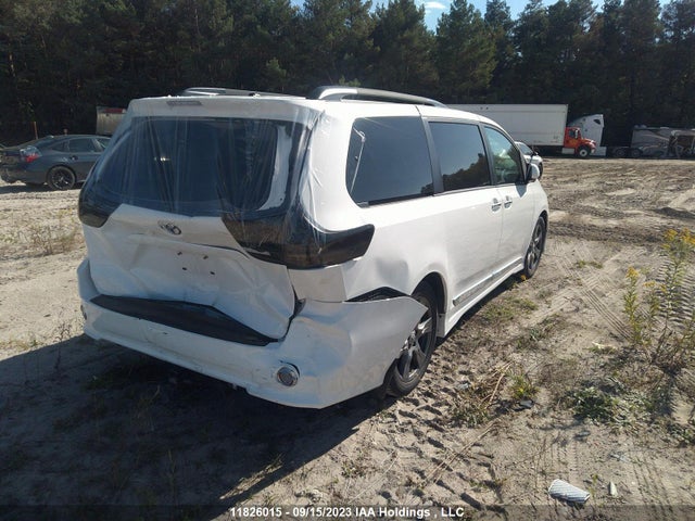 Toyota SIENNA SE 2017 5TDXZ3DC7HS839338 Image 4