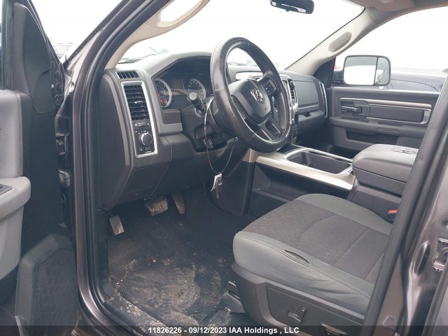 1C6RR7LG9JS341943 RAM 1500 Slt