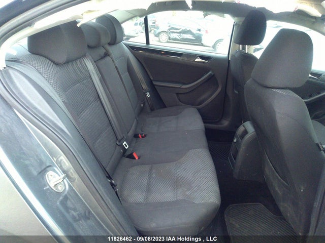 3VWD07AJ2FM316181 Volkswagen Jetta Sedan Comfortline/trendline+