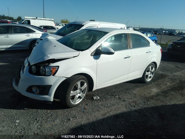 Chevrolet SONIC LTZ 2015 1G1JE5SB7F4110930 Image 2