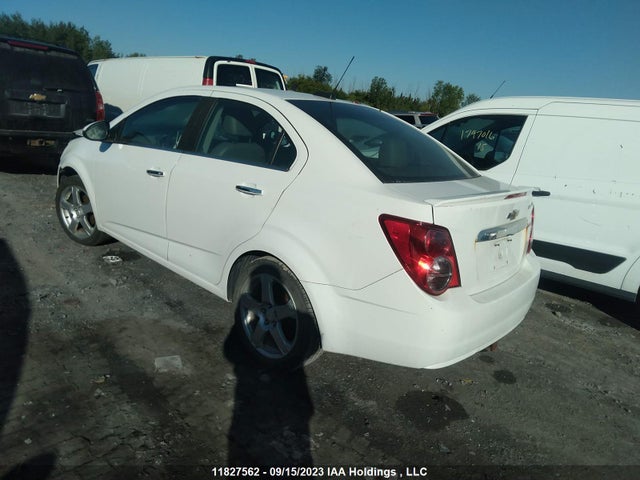 Chevrolet SONIC LTZ 2015 1G1JE5SB7F4110930 Image 3