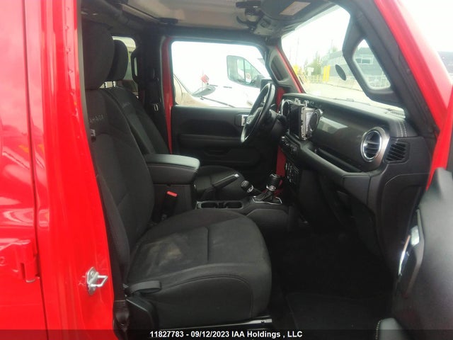 1C4HJXENXMW579272 Jeep Wrangler Unlimited Sahara