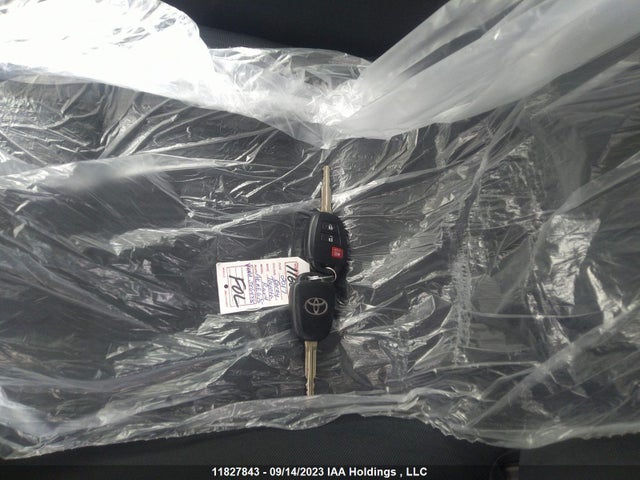 Toyota RAV4 LE 2017 2T3ZFREV2HW386488 Image 11