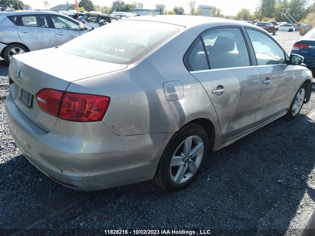 3VWD07AJ0EM237283 Volkswagen JETTA